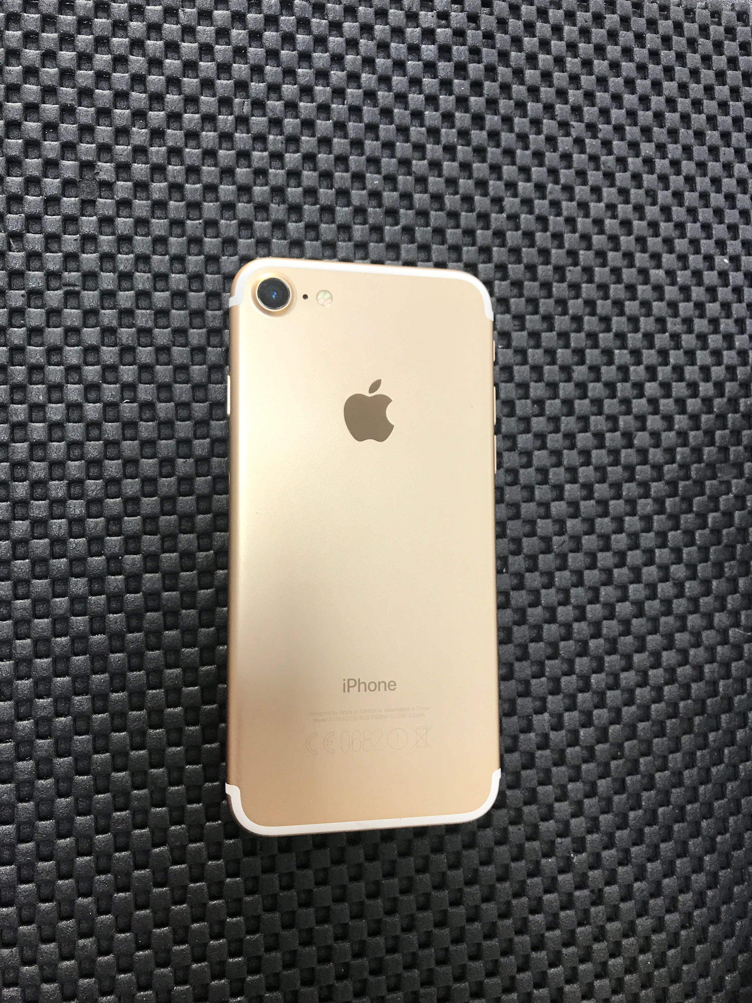 iPhone 7 32GB Gold