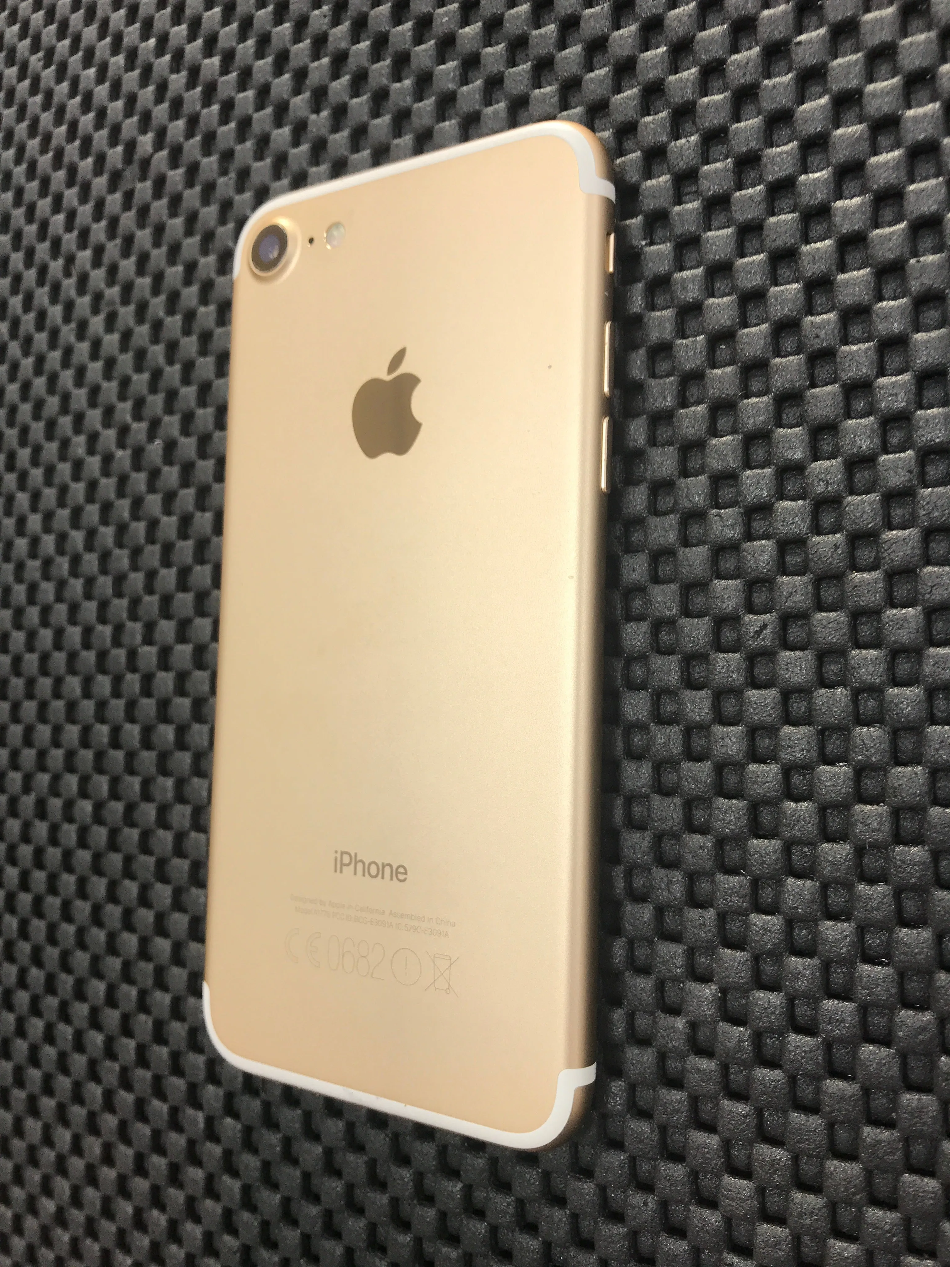 iPhone 7 32GB Gold