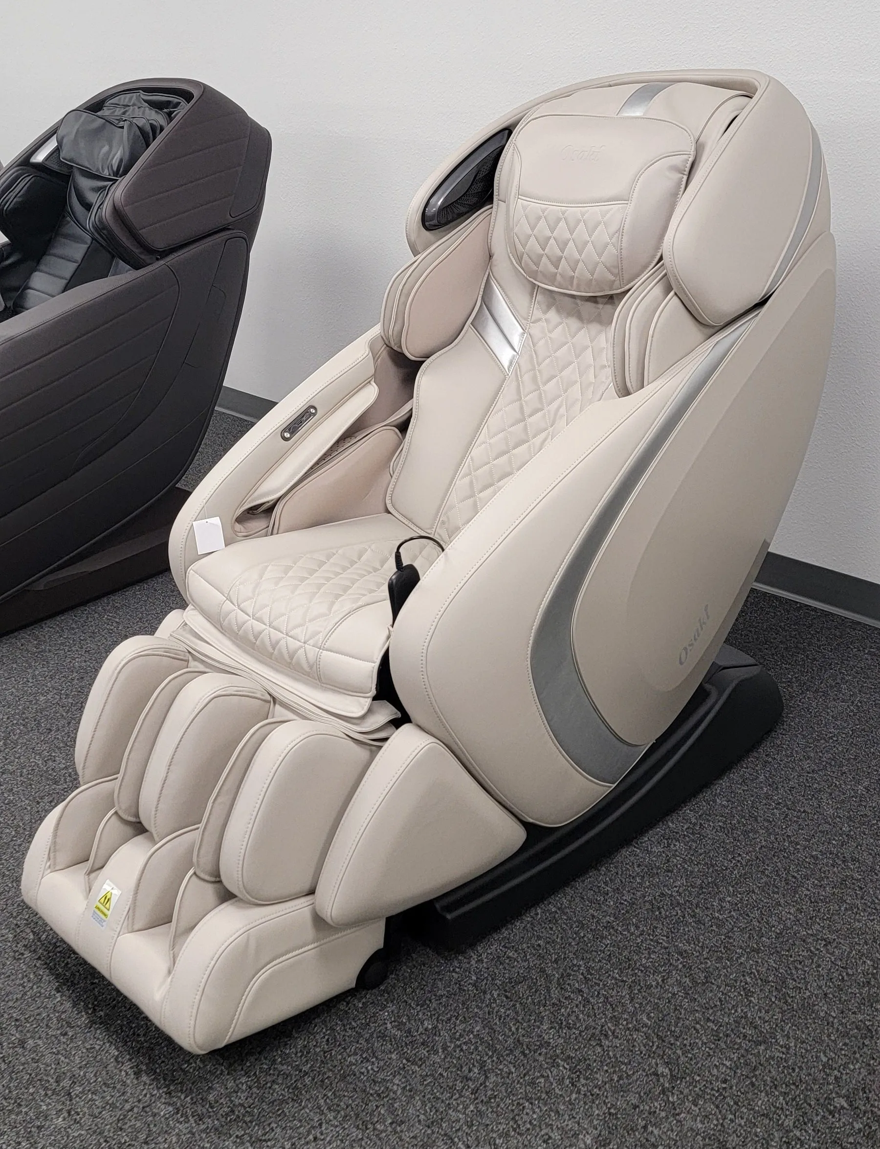 Osaki Admiral II Open Box Floor Model Massage Chair